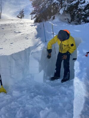Feb 26, 2022: Propagation saw test results: PST 45/100 Arr on buried surface hoar (5-6 mm) 55 cm down