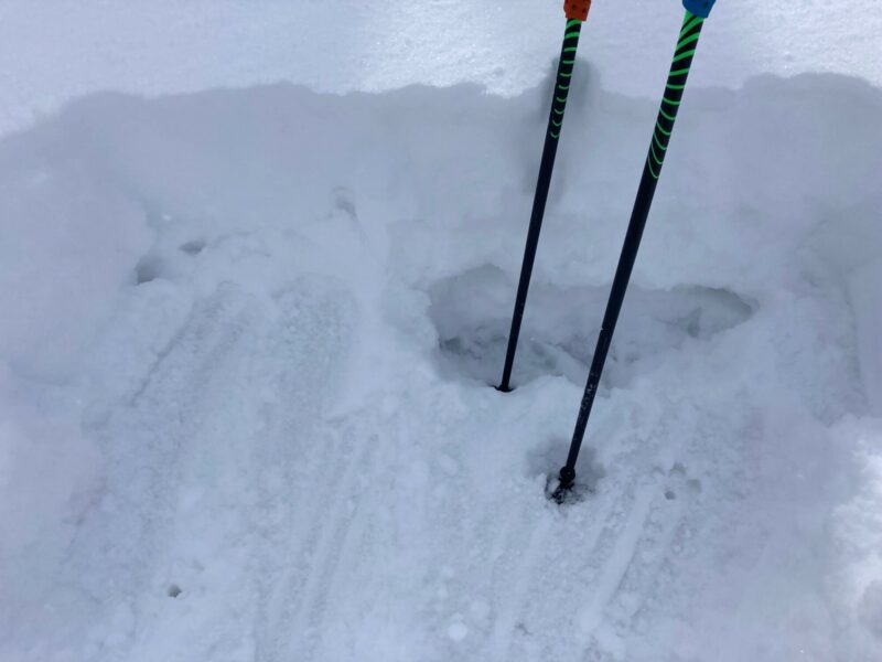 New snow sitting atop 04/10 crust with a mix of older melt-freeze crusts from March