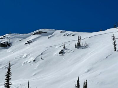 Apr 5, 2023: Large, natural avalanches from last weekend's storm. Observation submitted from the public.